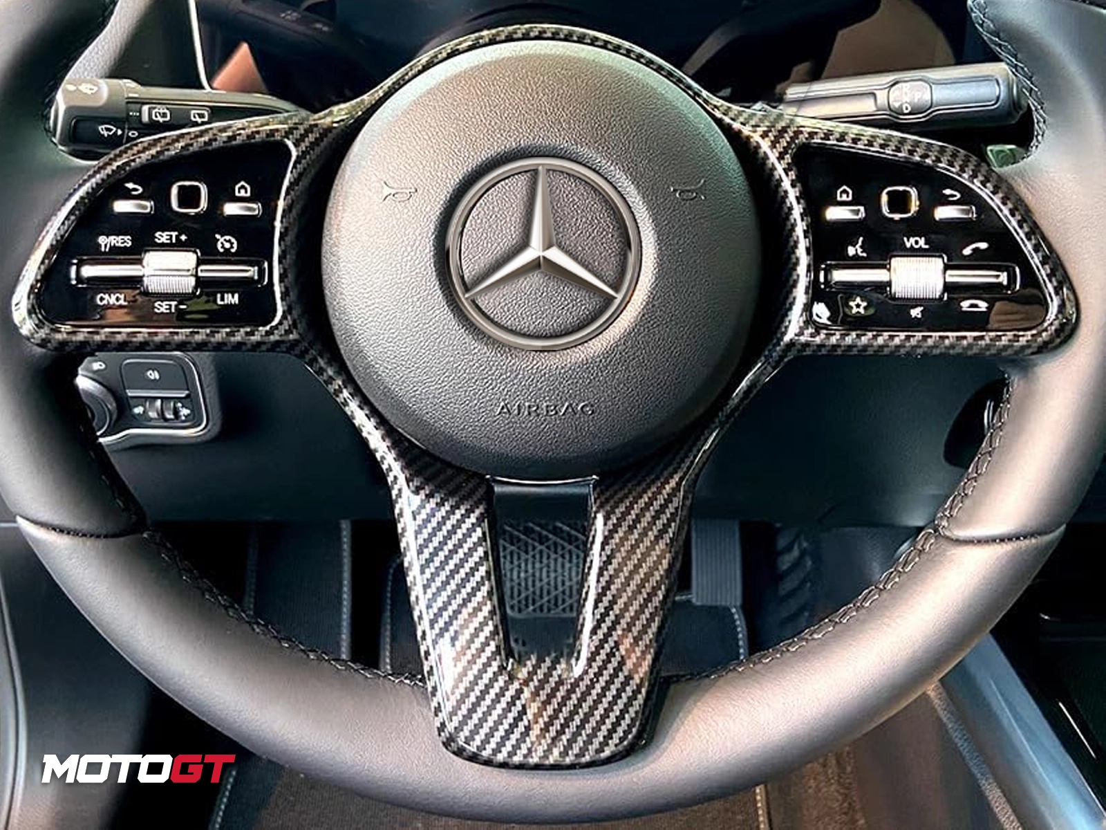 A CLASS STEERING WHEEL TRIM